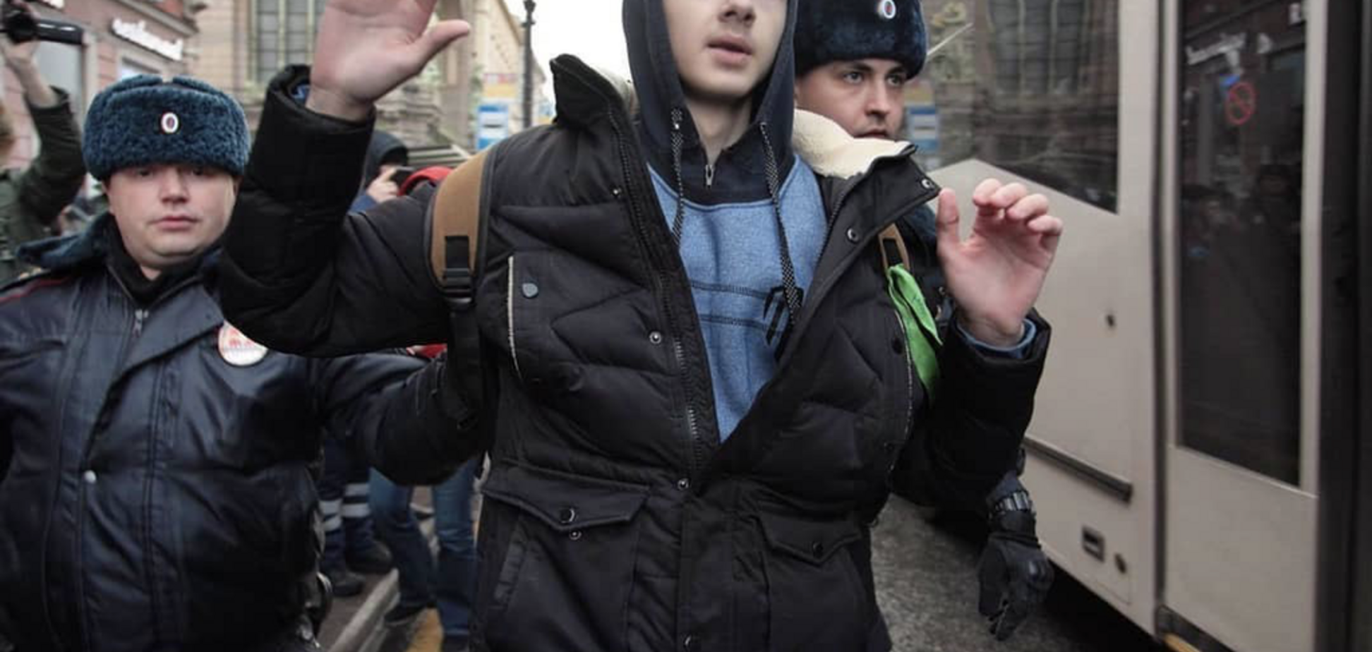 ''Легче от тебя избавиться!'' В России ученика выгнали из школы из-за политических убеждений