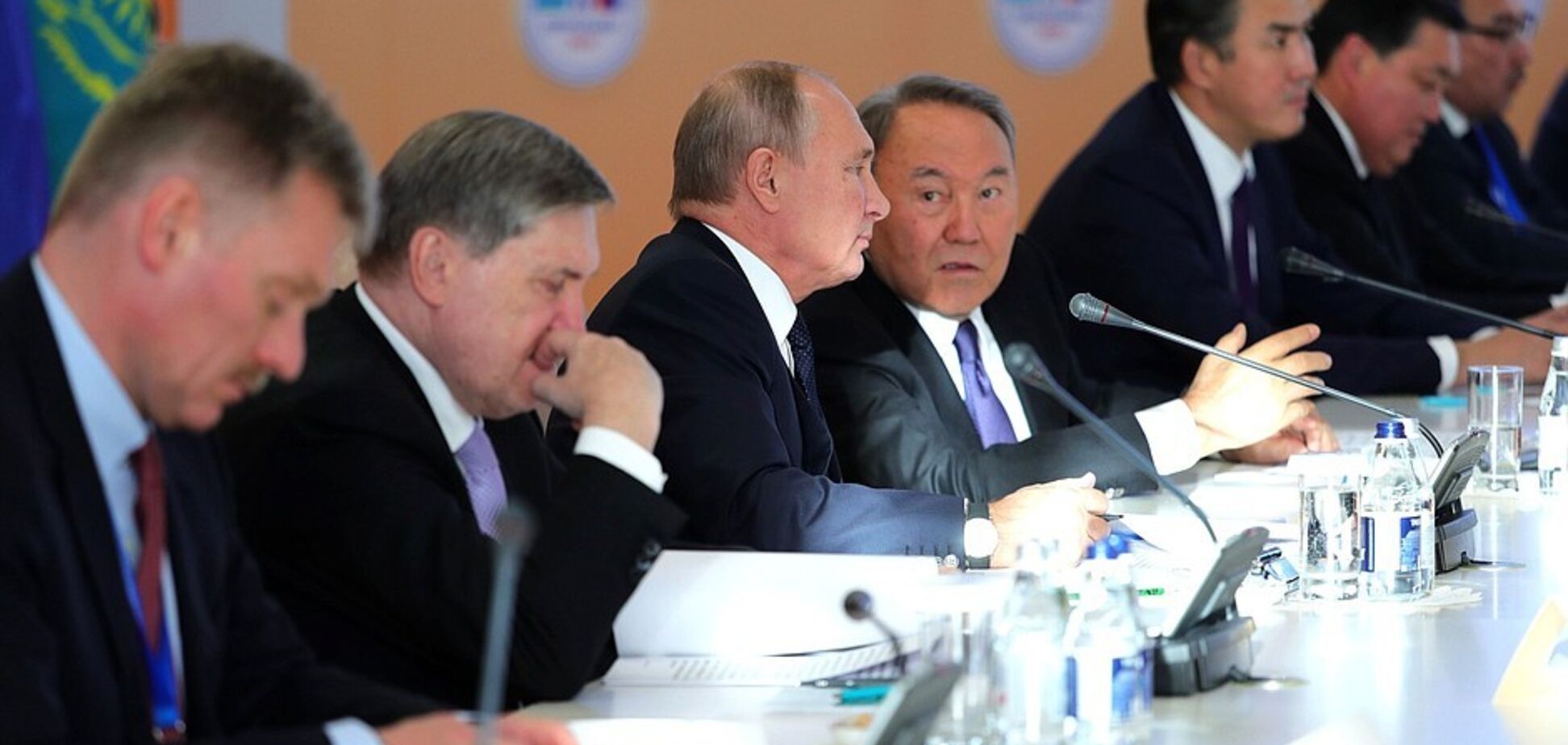 ''Садомазо'': в сети нашли применение плетке для Путина