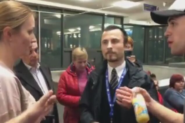 ''Постійна брехня'': у мережі скандал через НП із сотнями українців в аеропорту Мінська