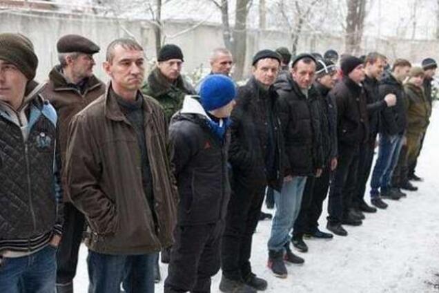 В ОРДЛО всеобщая мобилизация. Гребут всех