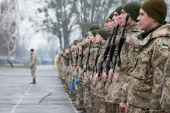 ''О третій годині ночі відвезли у Львів служити'': в Україні триває полювання на призовників