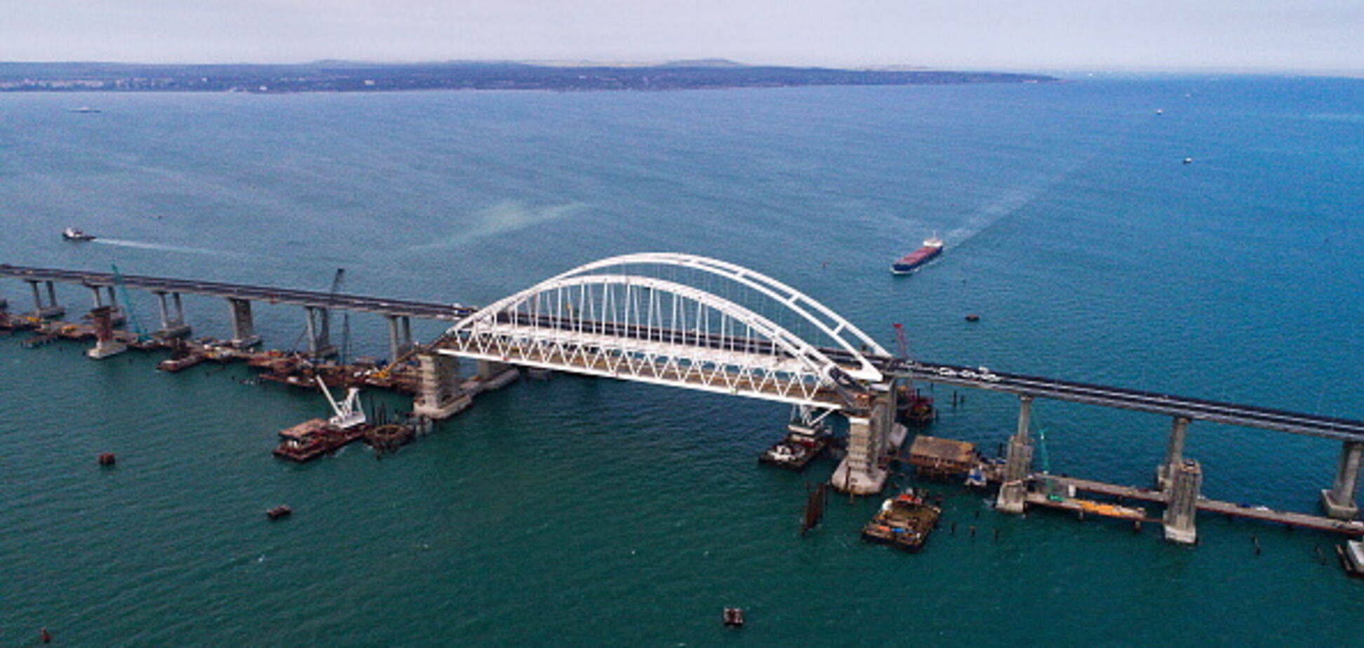 ''Это война'': радикал предложил уничтожить Крымский мост