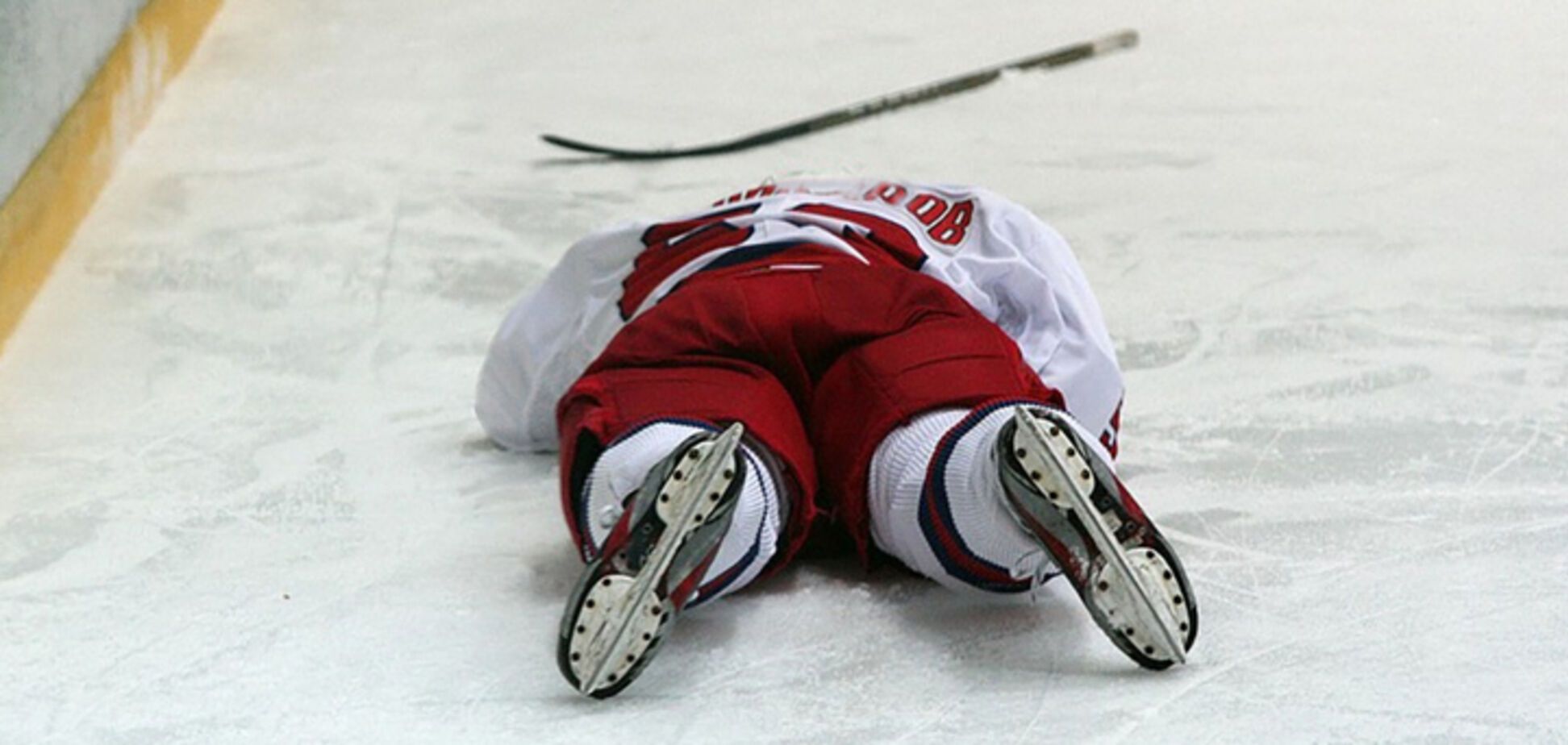 Российский хоккеист умер во время матча