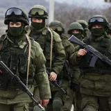 ''Придется писать от руки'': санкции ударили по российским военным
