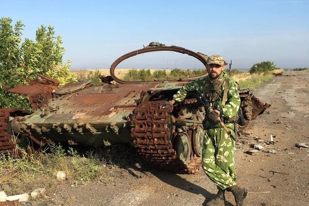 Позировал у сожженных танков ВСУ: на Донбассе ликвидировали очередного террориста