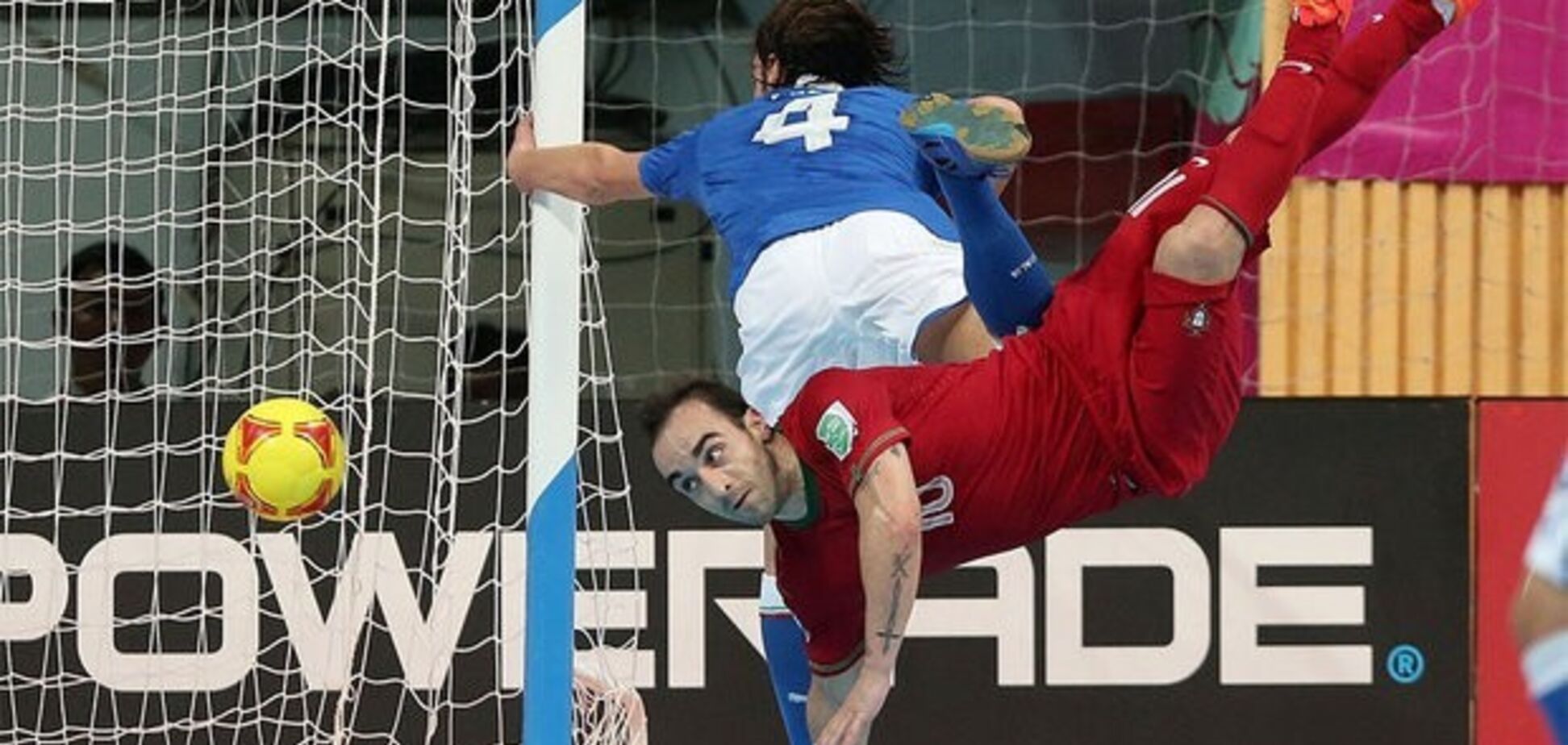 ''Хотів би подякувати'': кращий футзаліст світу звернувся до українців — відеофакт