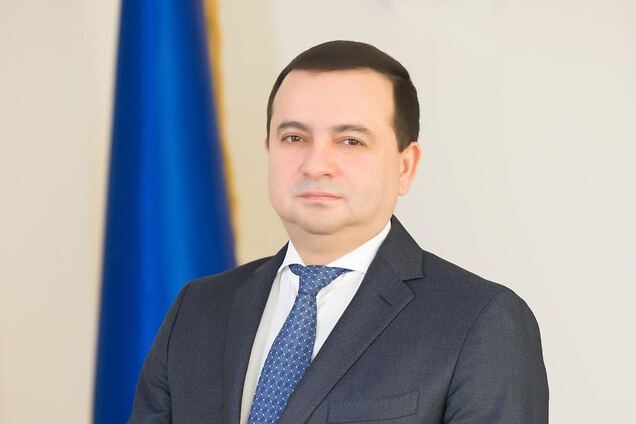 В скандале с дипломом главы ГАСИ случился новый поворот