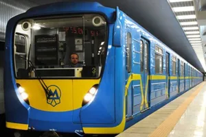 Закрыли на вход и выход: в метро Киева произошло ЧП