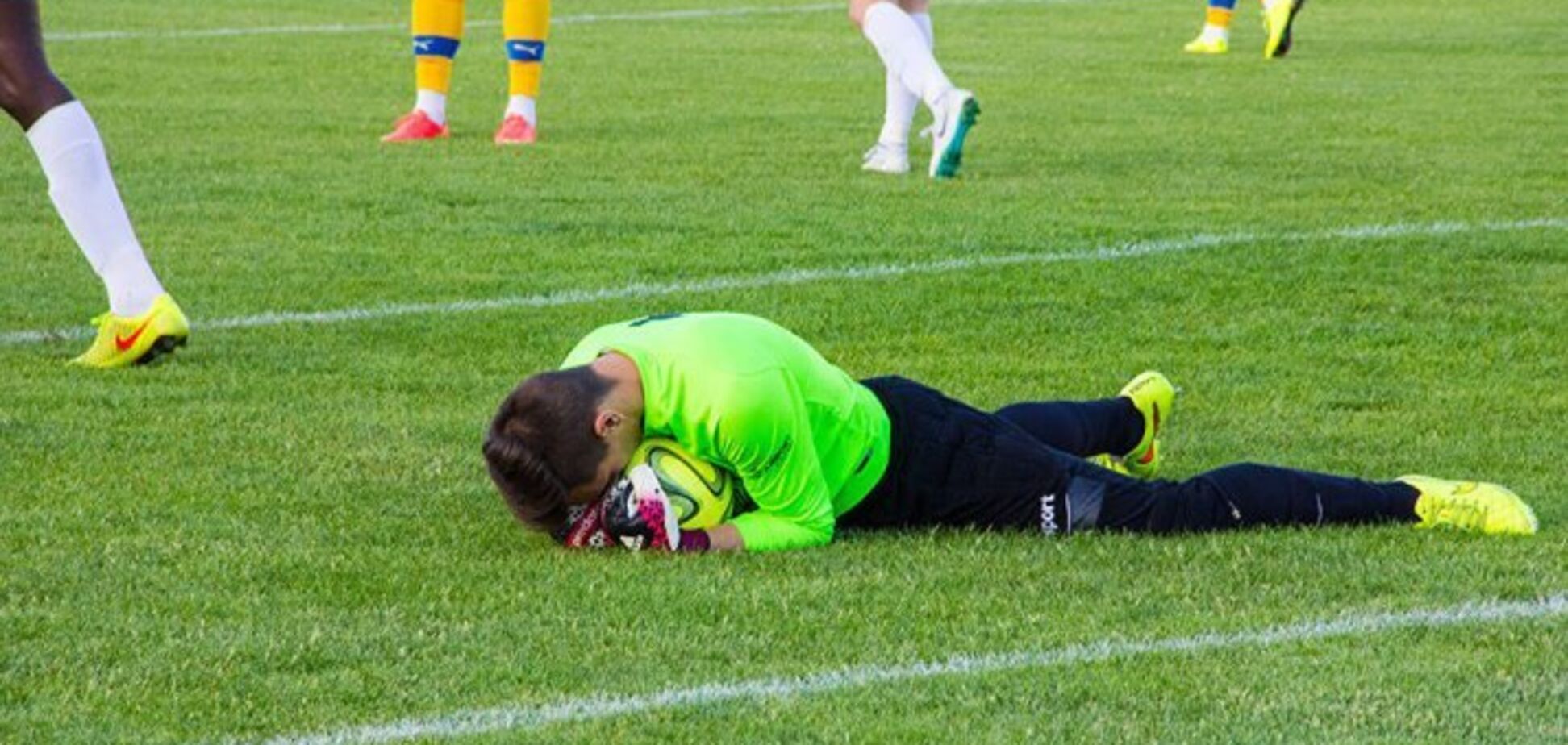 В Англії молодому воротареві проломили череп