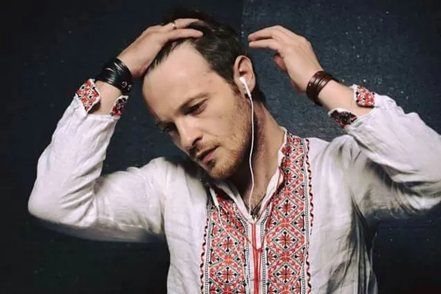 ''Нелегко, але вчу'': французький співак відповів на головне мовне питання в Україні