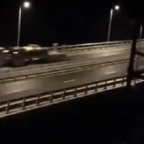По Крымскому мосту в Россию пронеслась колонна боевой техники: видео