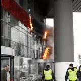 Під Москвою спалахнув великий ТЦ: фото і відео з місця НП