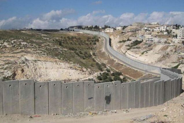 Россияне действительно живут в параллельной реальности