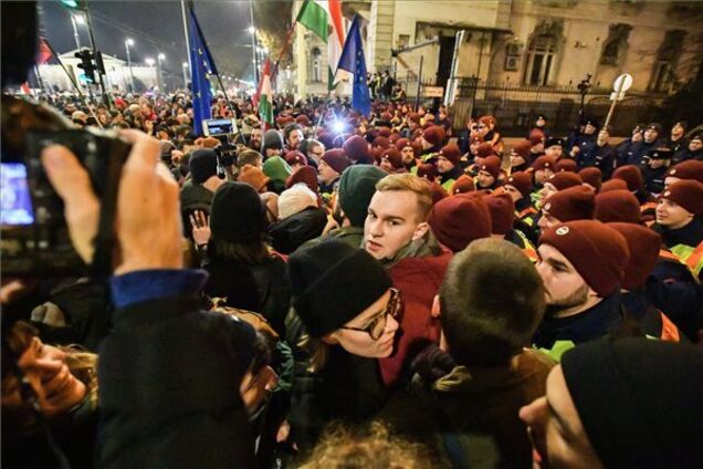 В Будапеште вспыхнули массовые протесты: произошли столкновения. Фото и видео бунта
