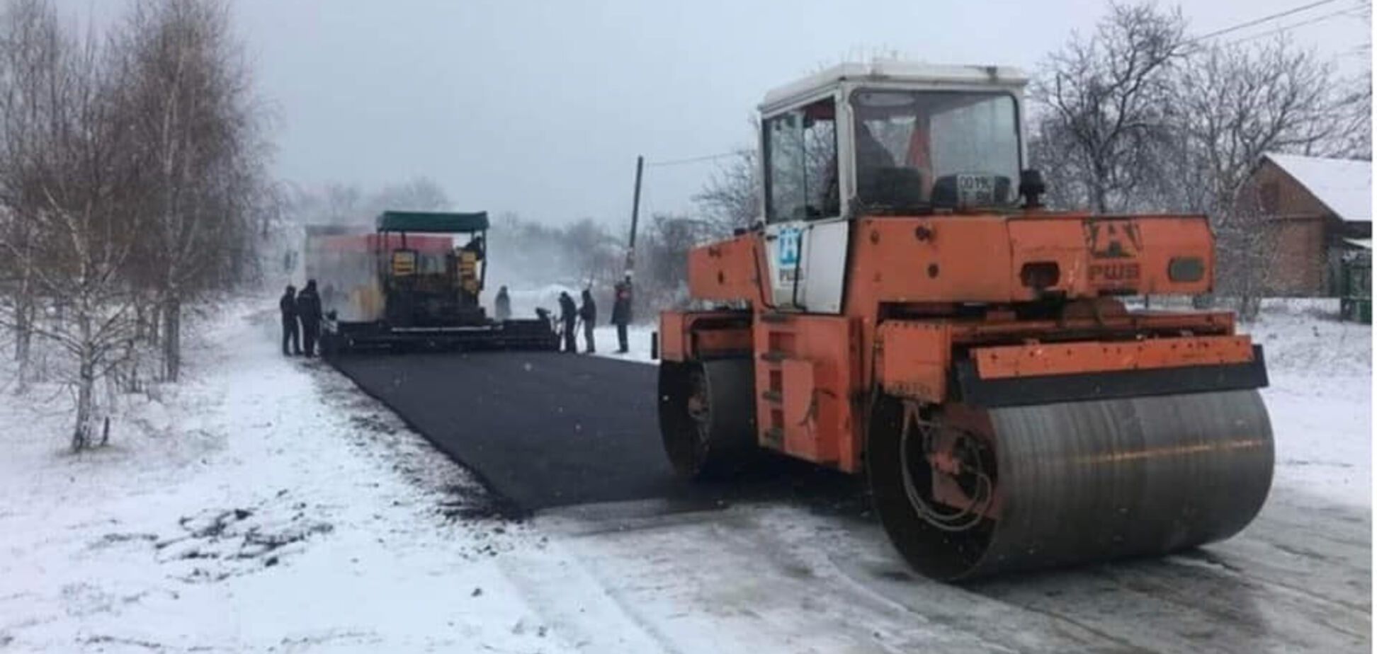 'Не получат денег': 'Укравтодор' пригрозил подрядчикам, кладущим асфальт на снег