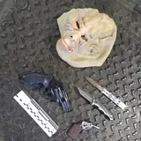 У Києві озброєна банда грабувала заправку: фото