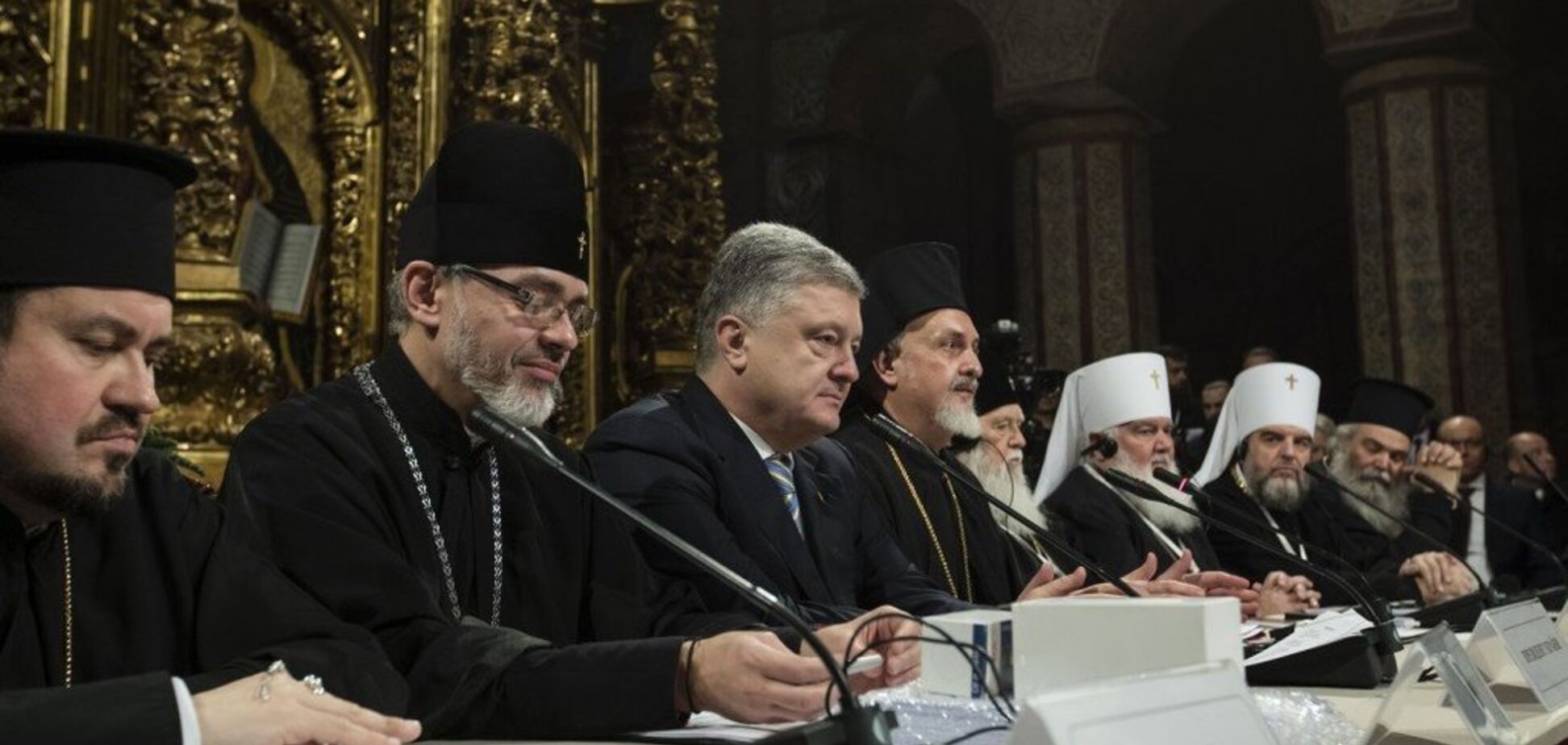 Порошенко особисто поїде за Томосом: стали відомі подробиці