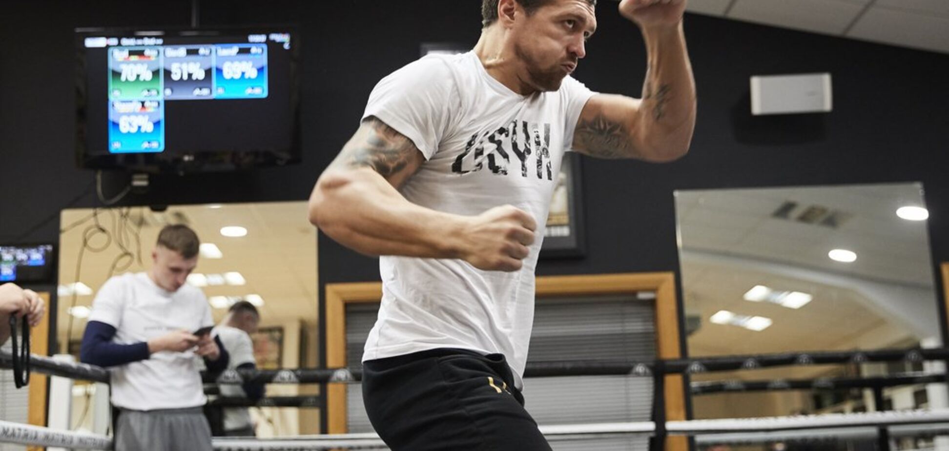 ''Пуля летит быстрее'': Усику пригрозили новой расправой в ''боях'' за лавру