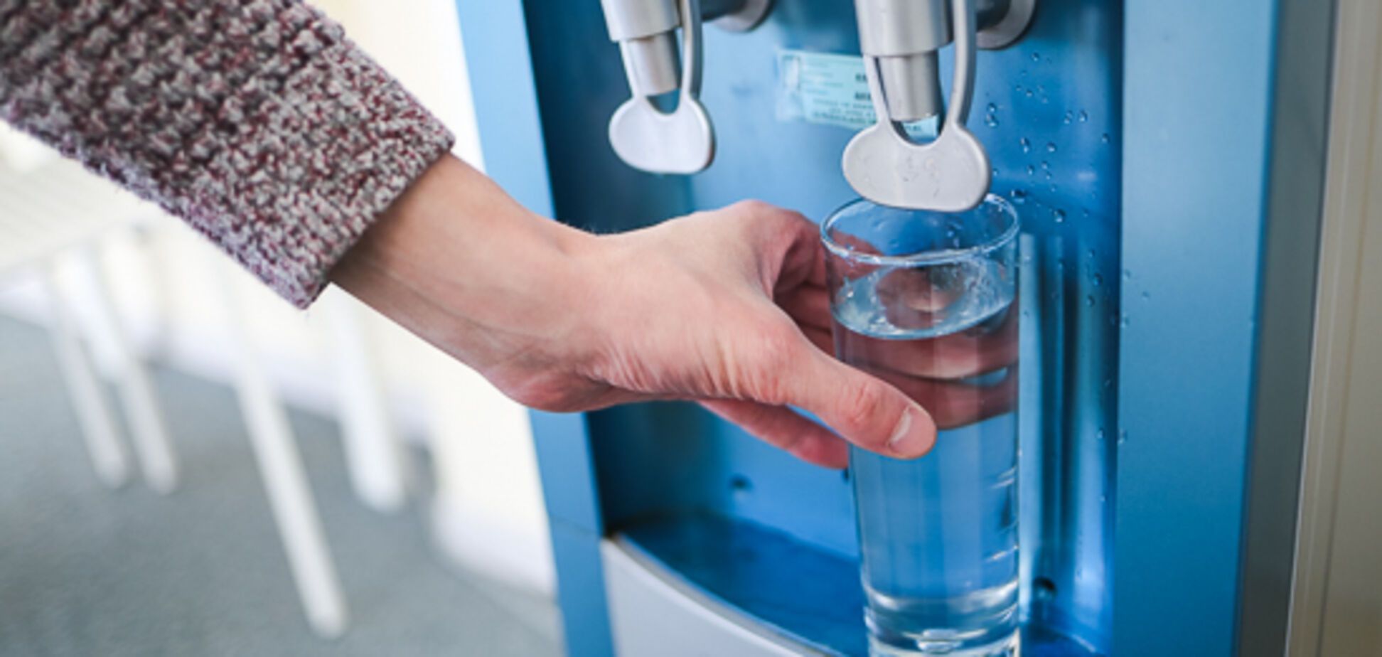 ''Разрушает организм'': выяснилась опасность фильтрованной воды