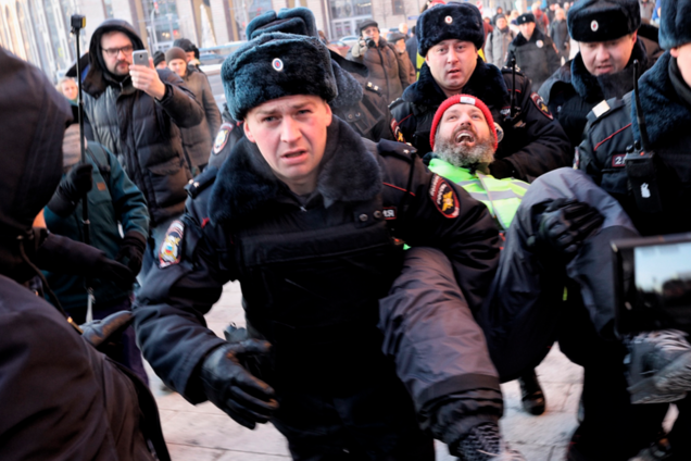 ''Путіне, відпусти моряків!'' У Москві провели мітинг на підтримку України, є затримані