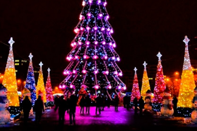 В Харькове открыли главную новогоднюю зону: опубликованы фото
