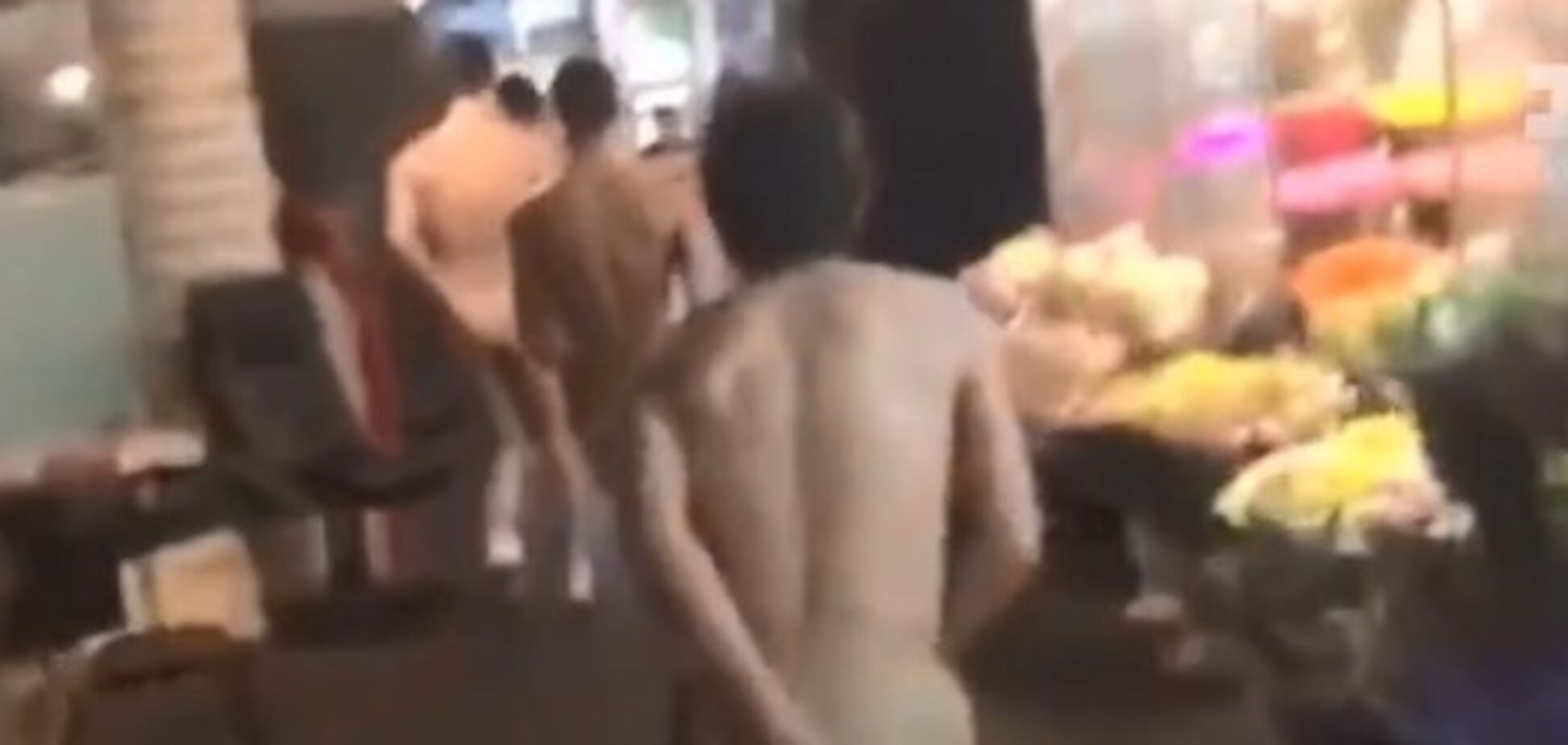 'Різдвяні розпродажі' у 'Палаці Феміди' і голяка по Києву