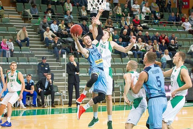 Матч Суперлиги Пари-Матч завершился драмой на последних секундах