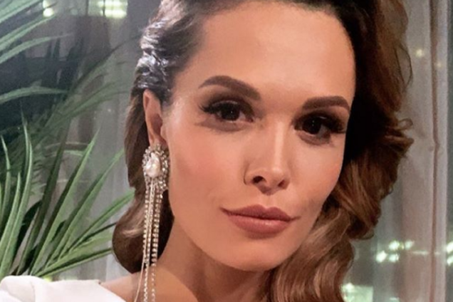 ''Соблазнительная'': звезда ''Кухни'' полностью разделась на камеру