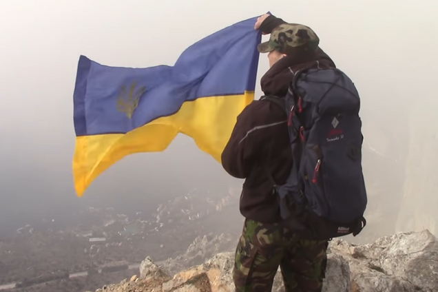 ''Повернуся я додому!'' Над окупованим Кримом підняли стяг України
