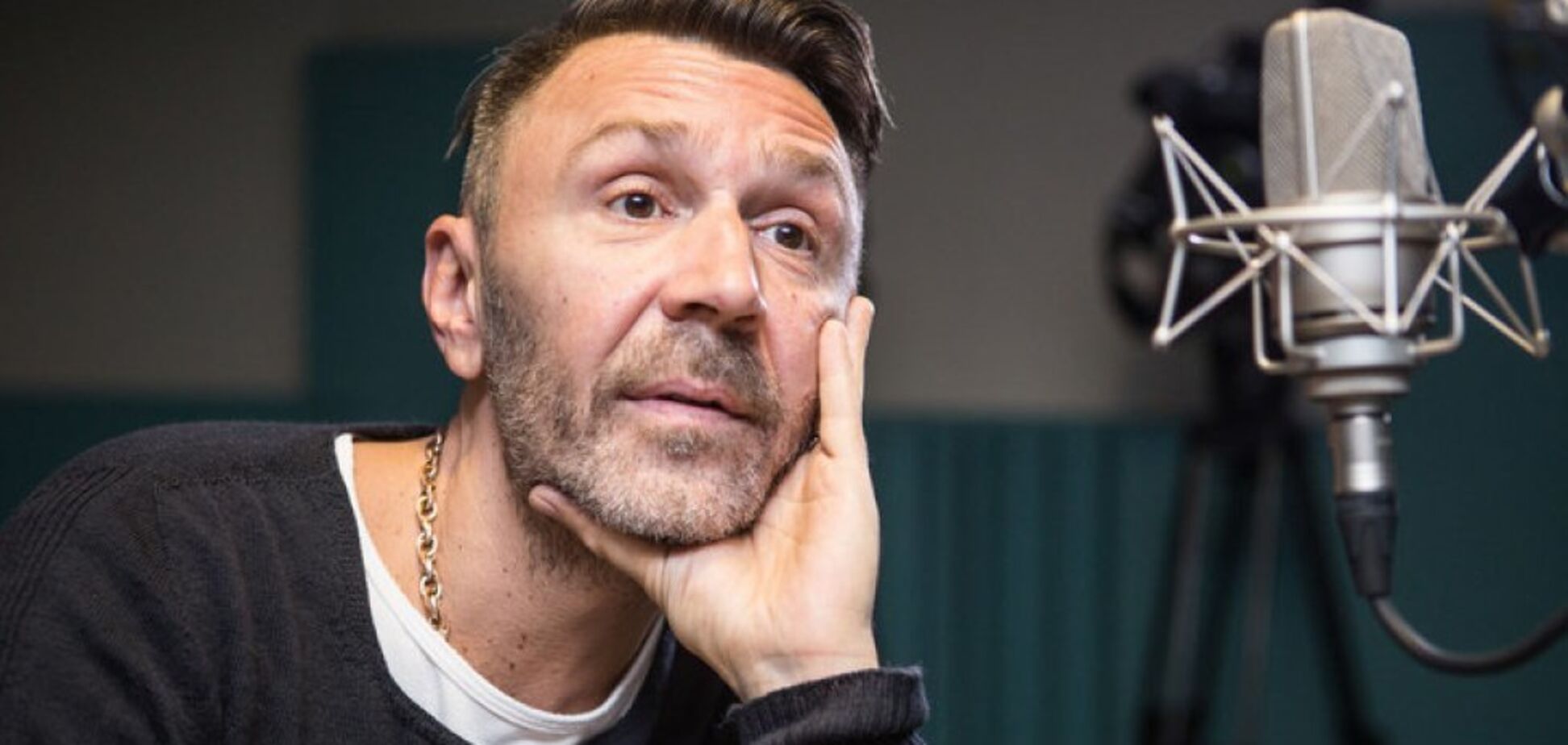 ''Как выйти, подскажите?'' Шнуров отличился едким стихом о цирке Путина