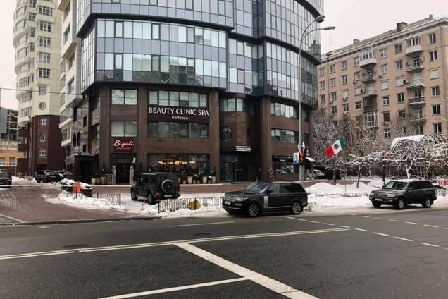 Вакарчука засекли за нарушением правил ПДД в Киеве: у звезды отреагировали