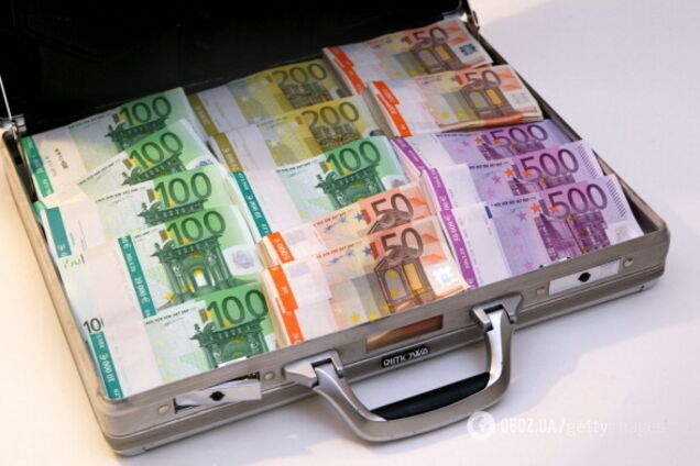 Нове рішення МВФ щодо України: як вплине на курс долара