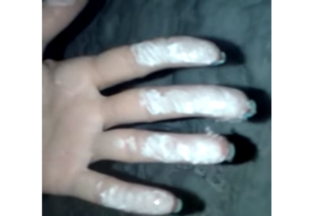 Отбелили снег вручную: в России чиновники отличились новым маразмом