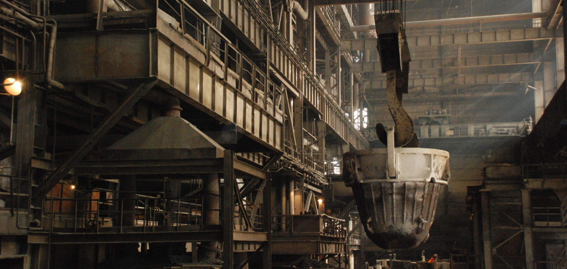 УкрФА: ферросплавные заводы могут остановиться из-за удорожания перевозок