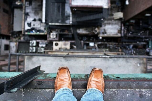 випав поверх