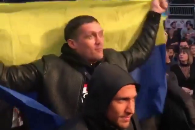 С флагом Украины: Усик зажег на бое Гвоздика