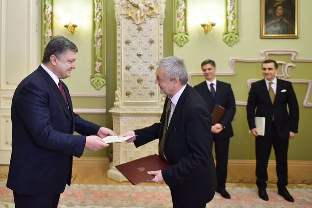 Польща раптово відкликала посла з України: що трапилося