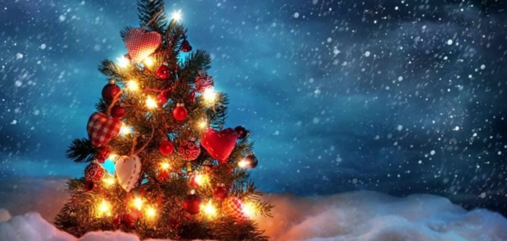 Як виглядають новорічні ялинки по всій Україні: яскраві фото