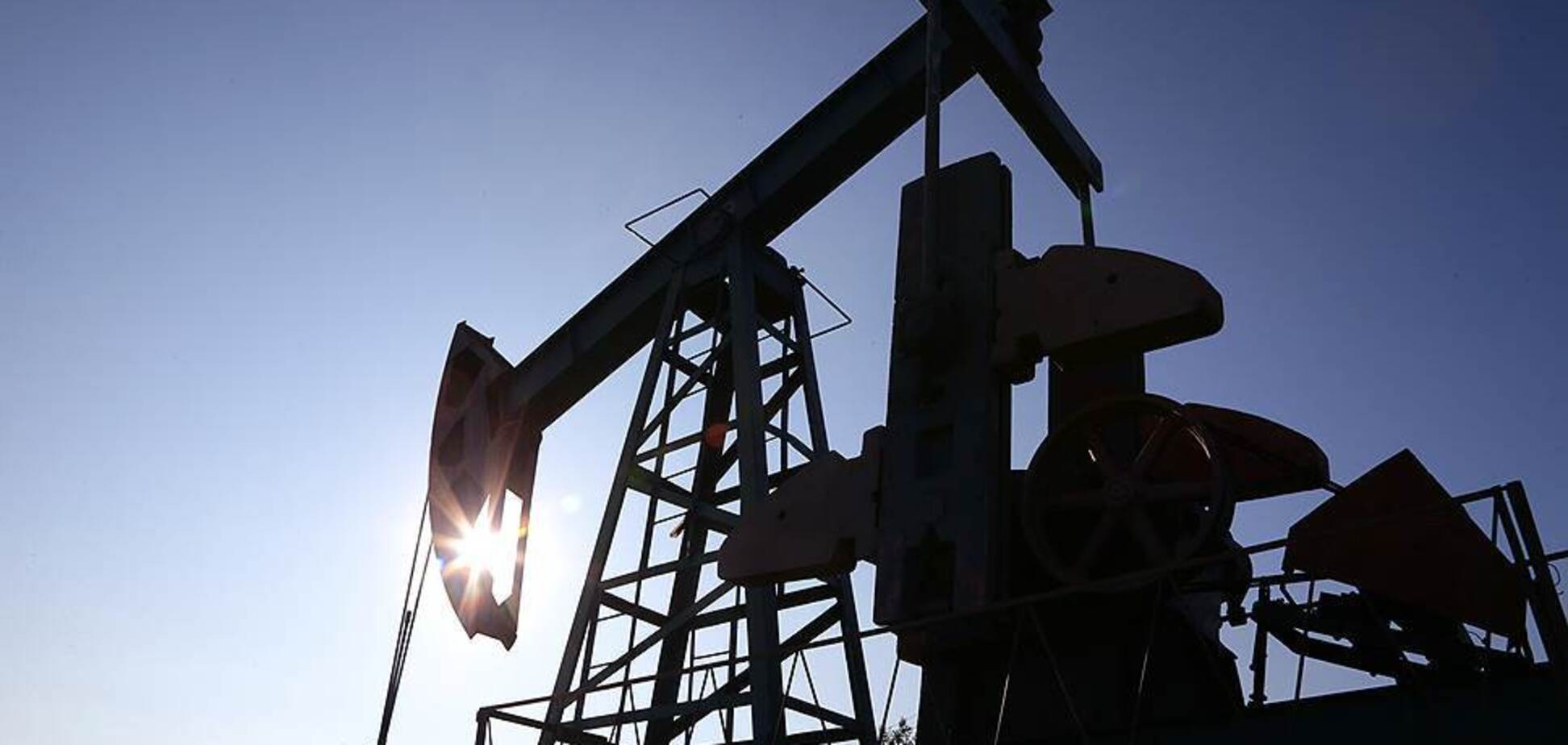 Brent упала ниже $55 за баррель