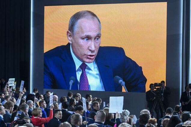 Хворих не пустять: з'ясувався скандальний факт про прес-конференцію Путіна