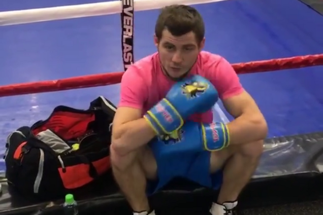 ''Раздам люлей'': Беринчик показал, как будет ''убивать соперника'' - опубликовано видео