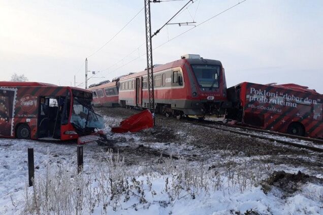 У Сербії потяг протаранив шкільний автобус: загинули 5 осіб, поранені 30