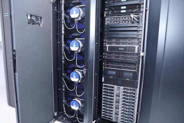 ''Пишаюся земляками'': в Дніпрі запустили найпотужніший суперкомп'ютер