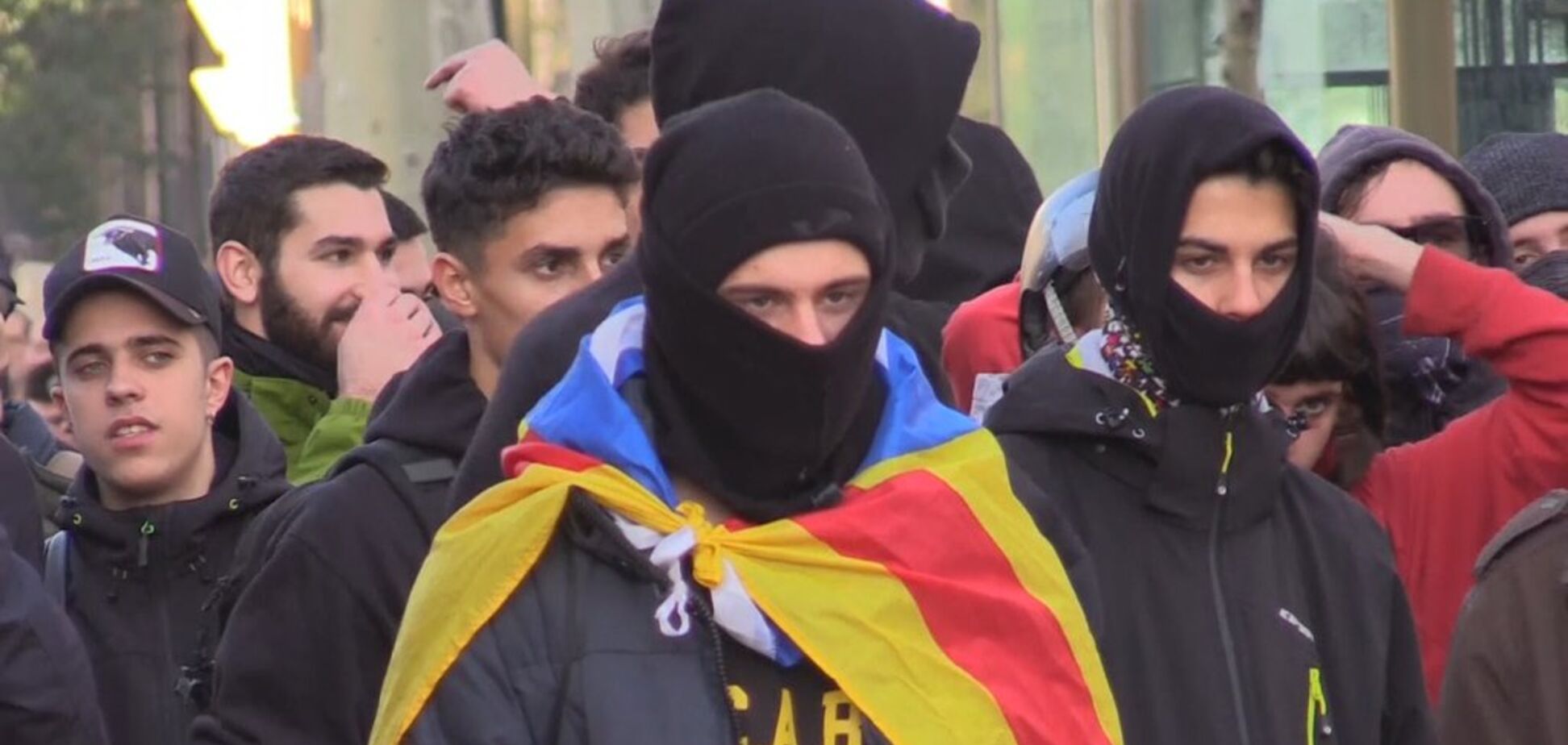 7 человек арестованы в пятницу в результате столкновений с полицией в Барселоне