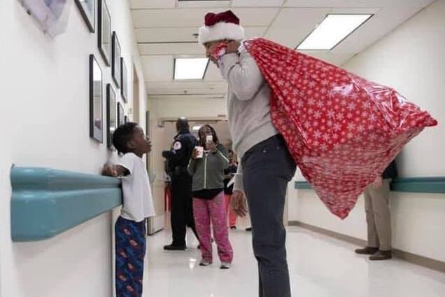 Обама – Санта-Клаус: почему наши политики так не поступают?