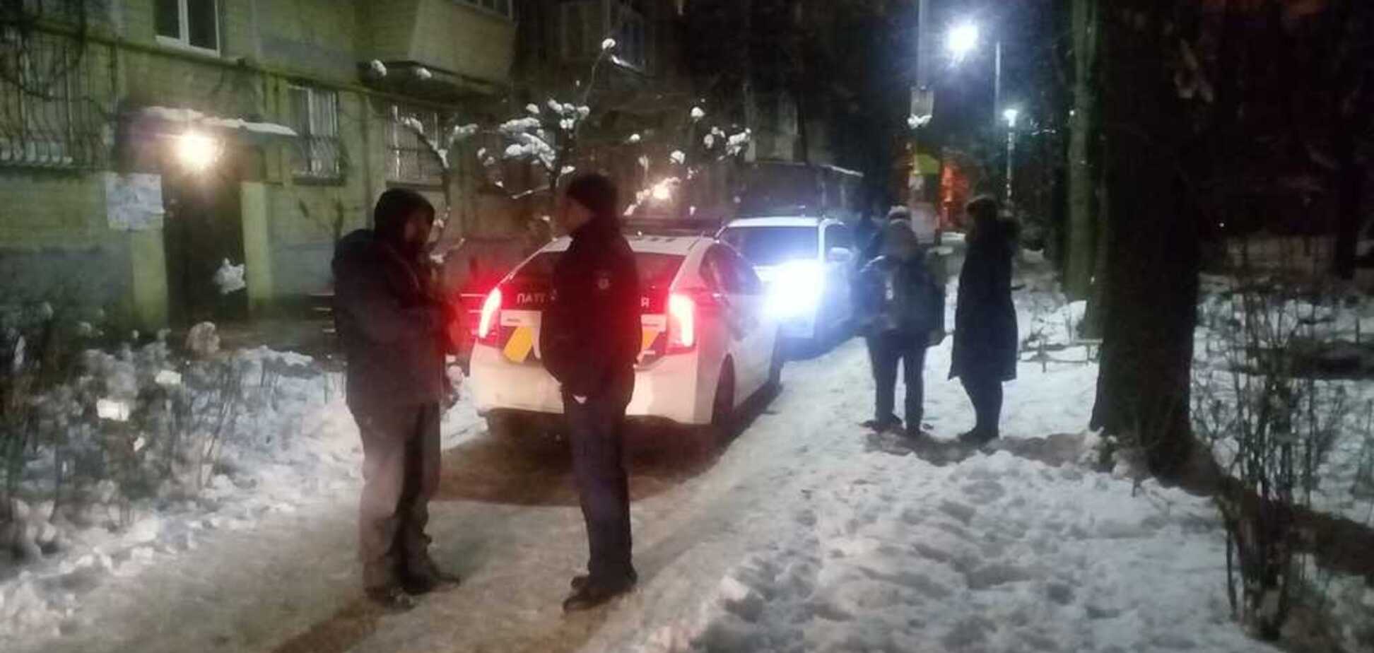 ''Терзали, погрожували ножем в обличчя'': у Києві поліцейський пограбував дитину