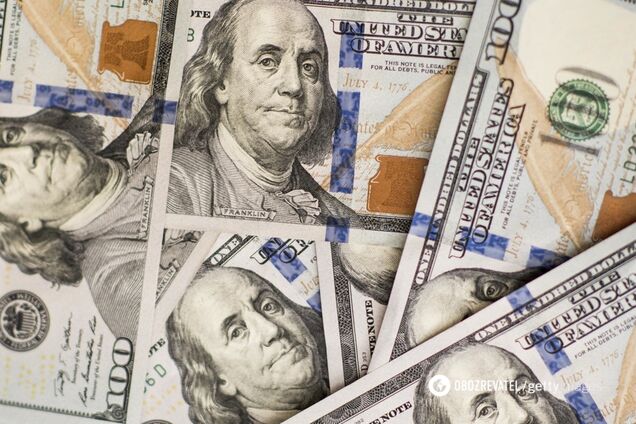 Доллар в украинских банках заметно подешевел