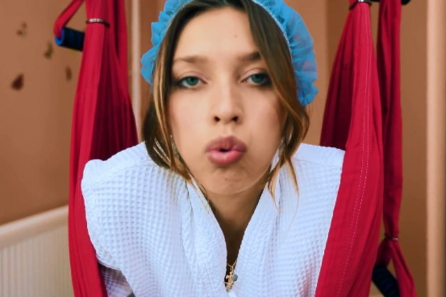 Еще беременная Тодоренко показала видео из родильного зала