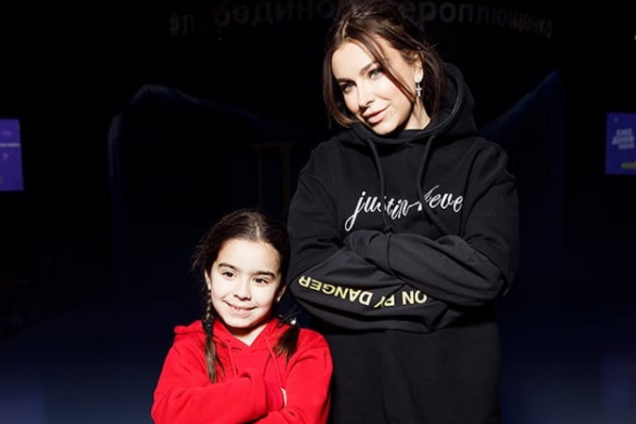 Ани Лорак с дочкой