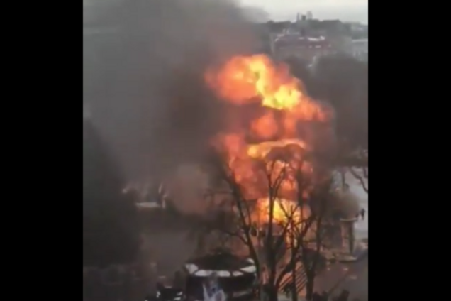 Взрыв на рождественской ярмарке во Львове попал на видео